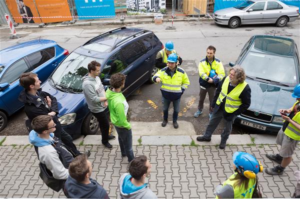 Exkurze studentů ČVUT na stavbě projektu Talo Kavalírka
