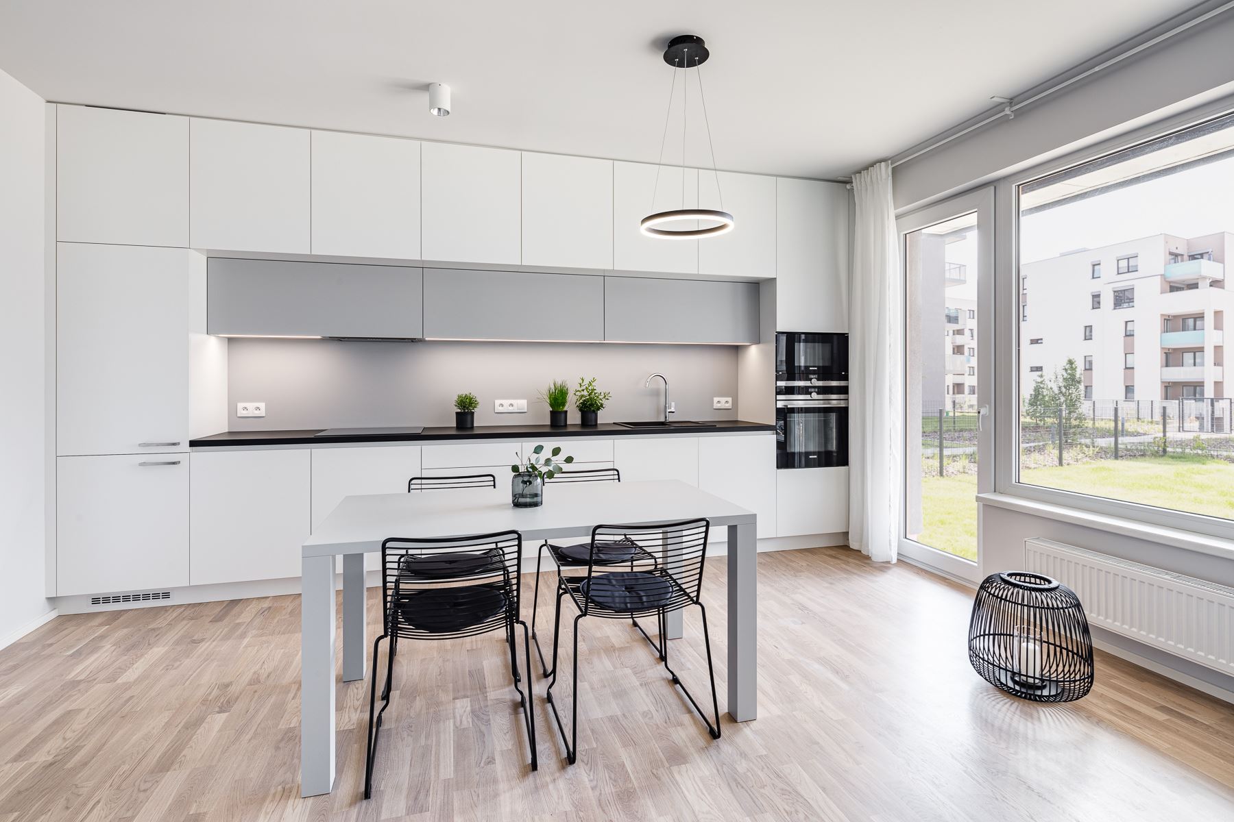 Zařiďte si byt prakticky a efektivně. Pomůže vestavný nábytek.